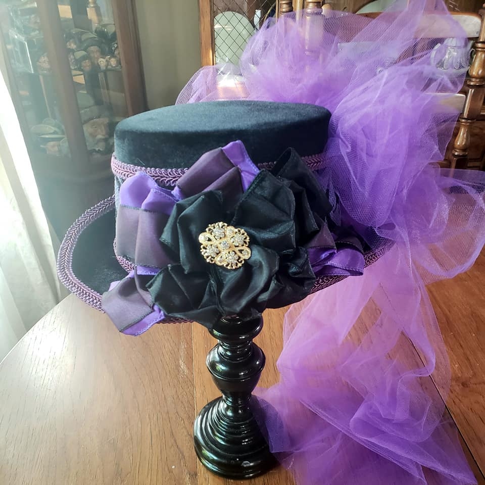 Top Hats - The Gilded Lily